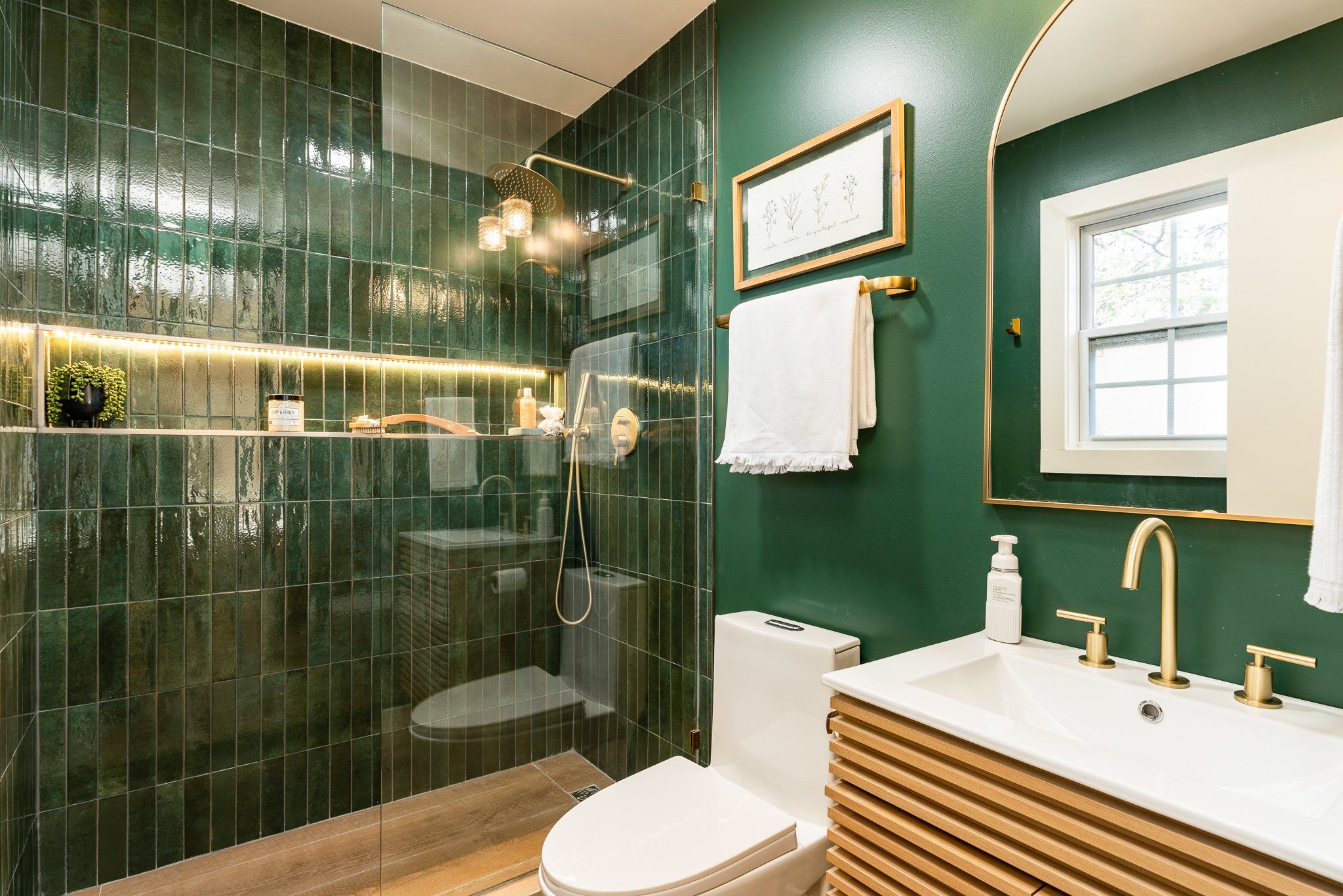 Good Vacation Rental Design - Amended Spaces - HSR - Audra Slinkey - Airbnb Design2