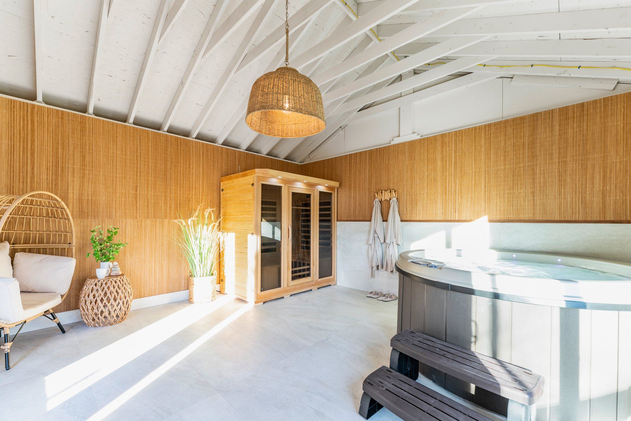 Good Vacation Rental Design - Amended Spaces - HSR - Audra Slinkey - Airbnb Design2